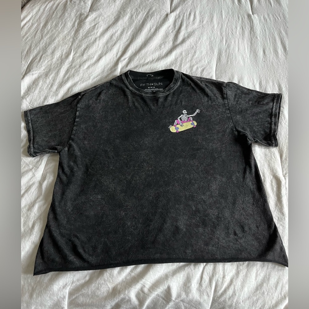 Fifth Sun crop Tee - black distressed